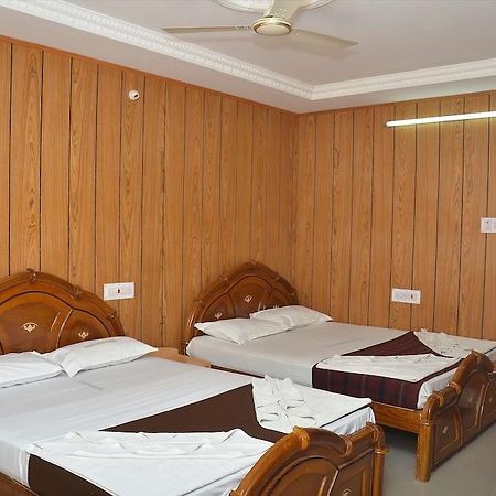 Saravanan Lodge Chennai Exterior photo