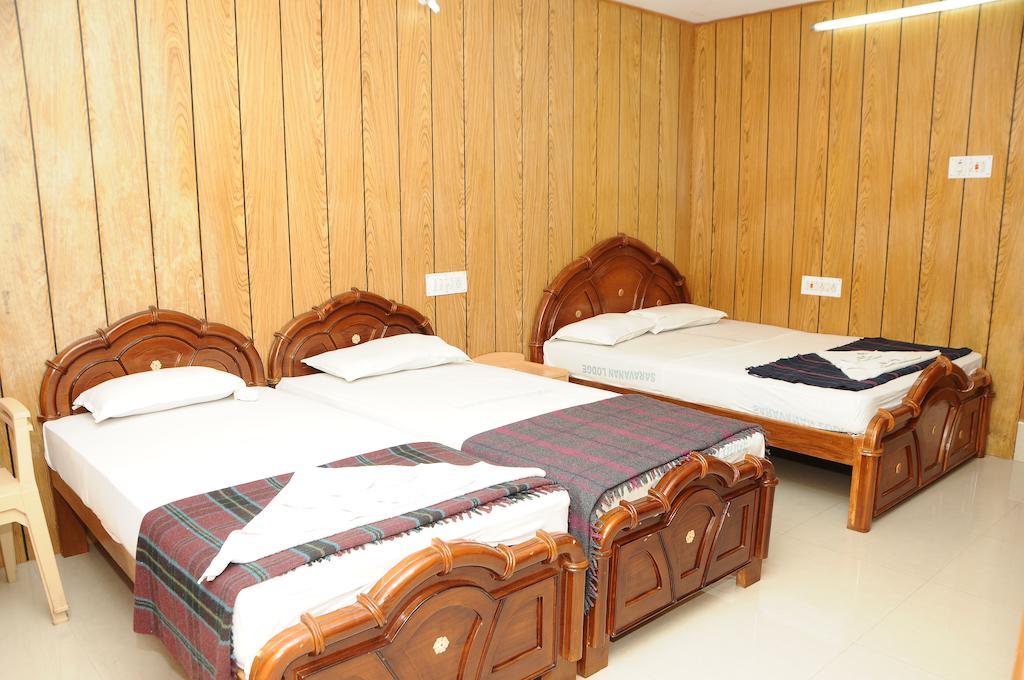Saravanan Lodge Chennai Room photo